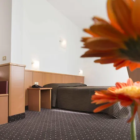 Palace 3* Крема